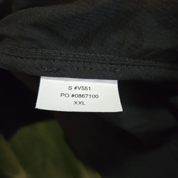 Vuori Men's Black Lightwieght Rain Jacket - Picture 4 of 4